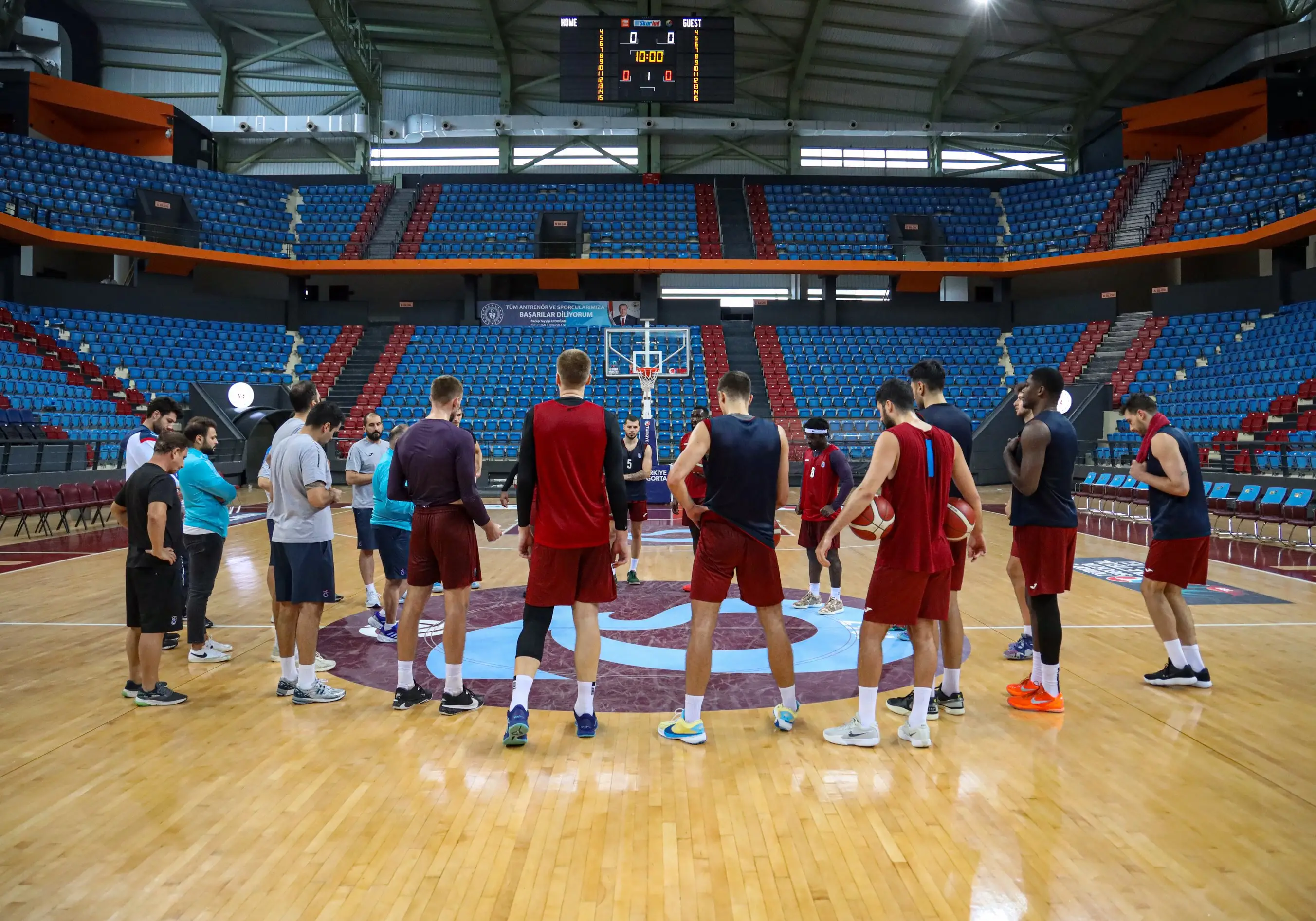 Basketbol takımımız, Yukatel Merkezefendi Belediyesi maçı hazırlıklarını sürdürüyor