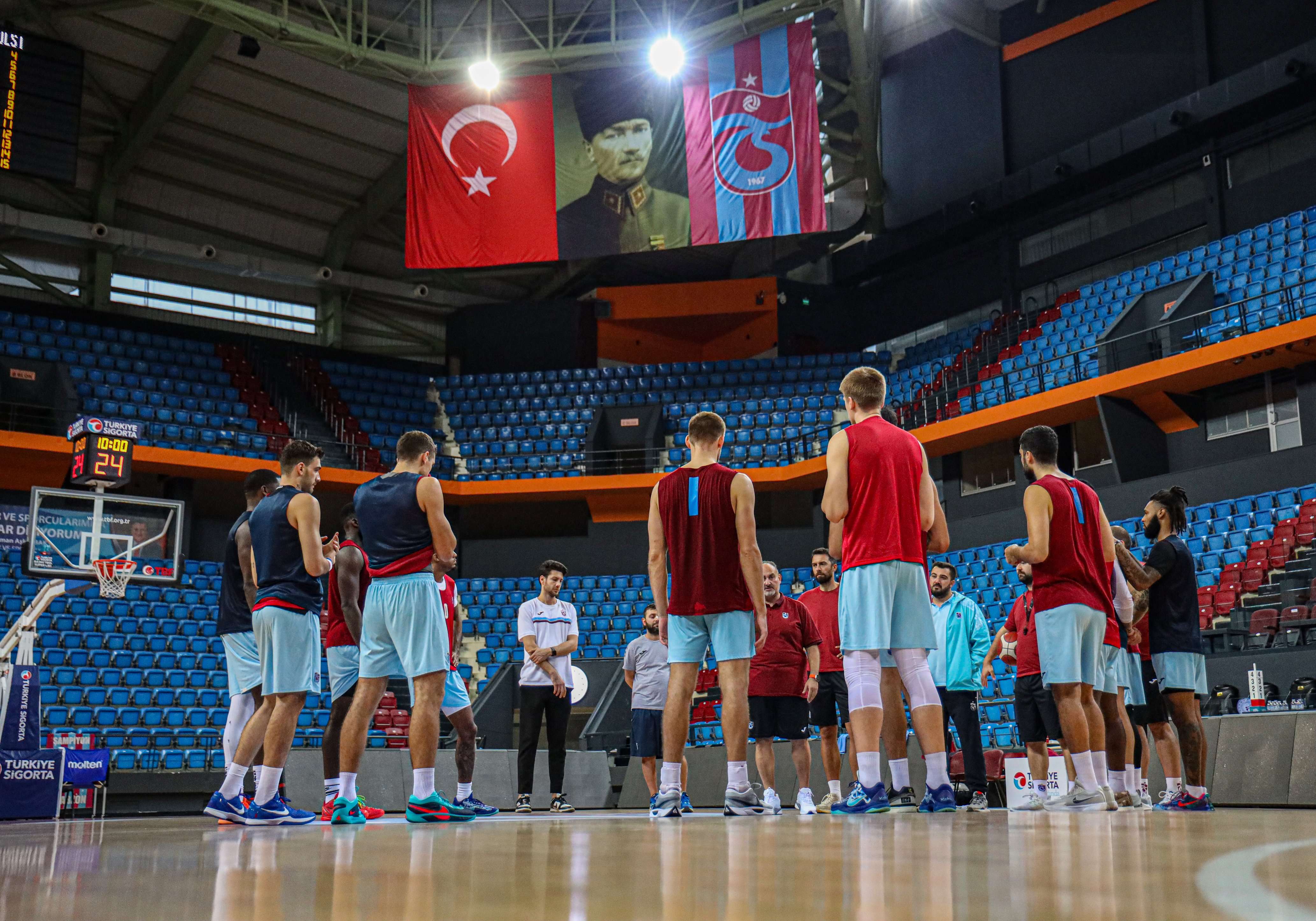 Basketbol takımımız, Bursaspor Basketbol maçı hazırlıklarını tamamladı