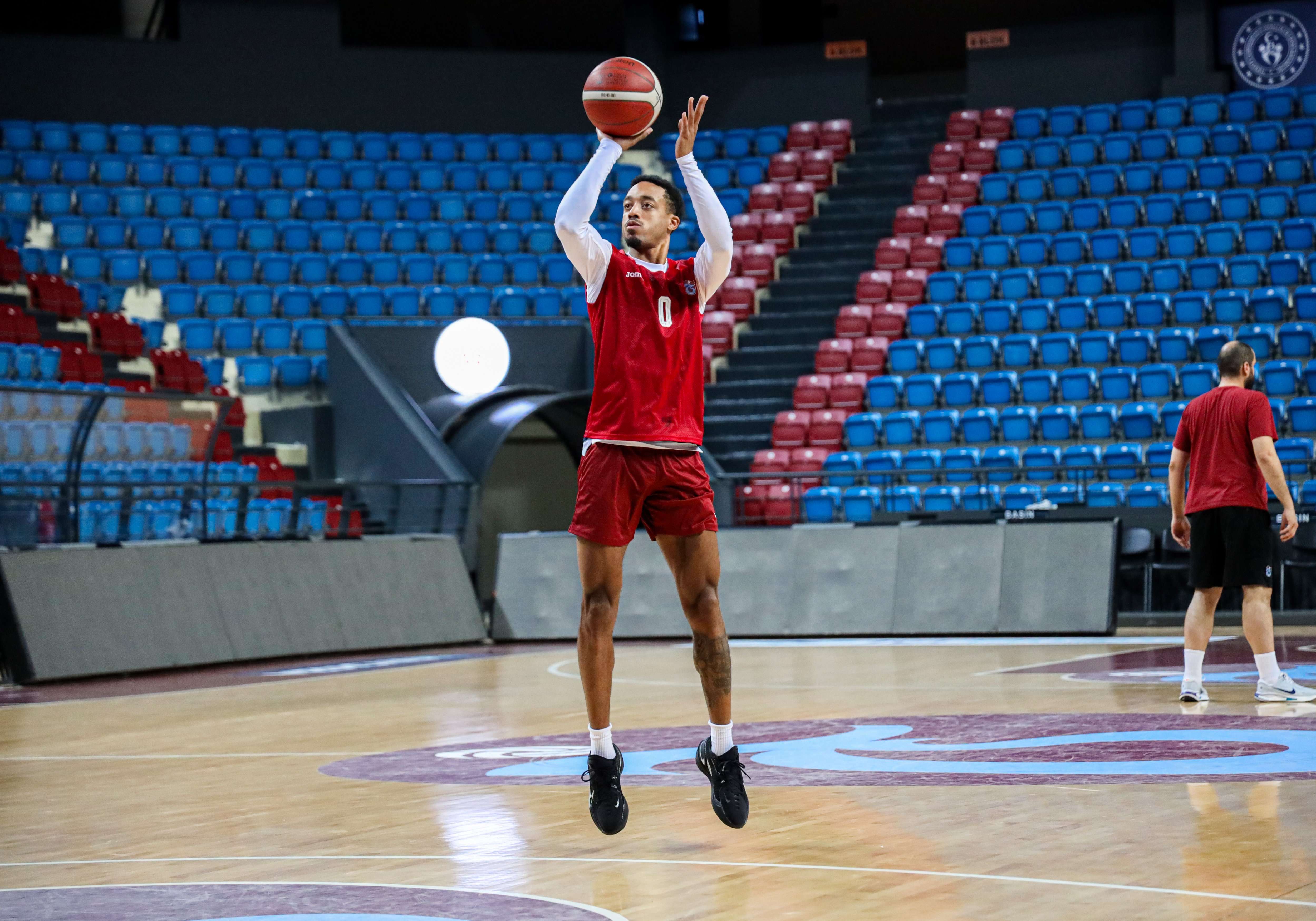 Basketbol takımımız, Karşıyaka maçı hazırlıklarına başladı