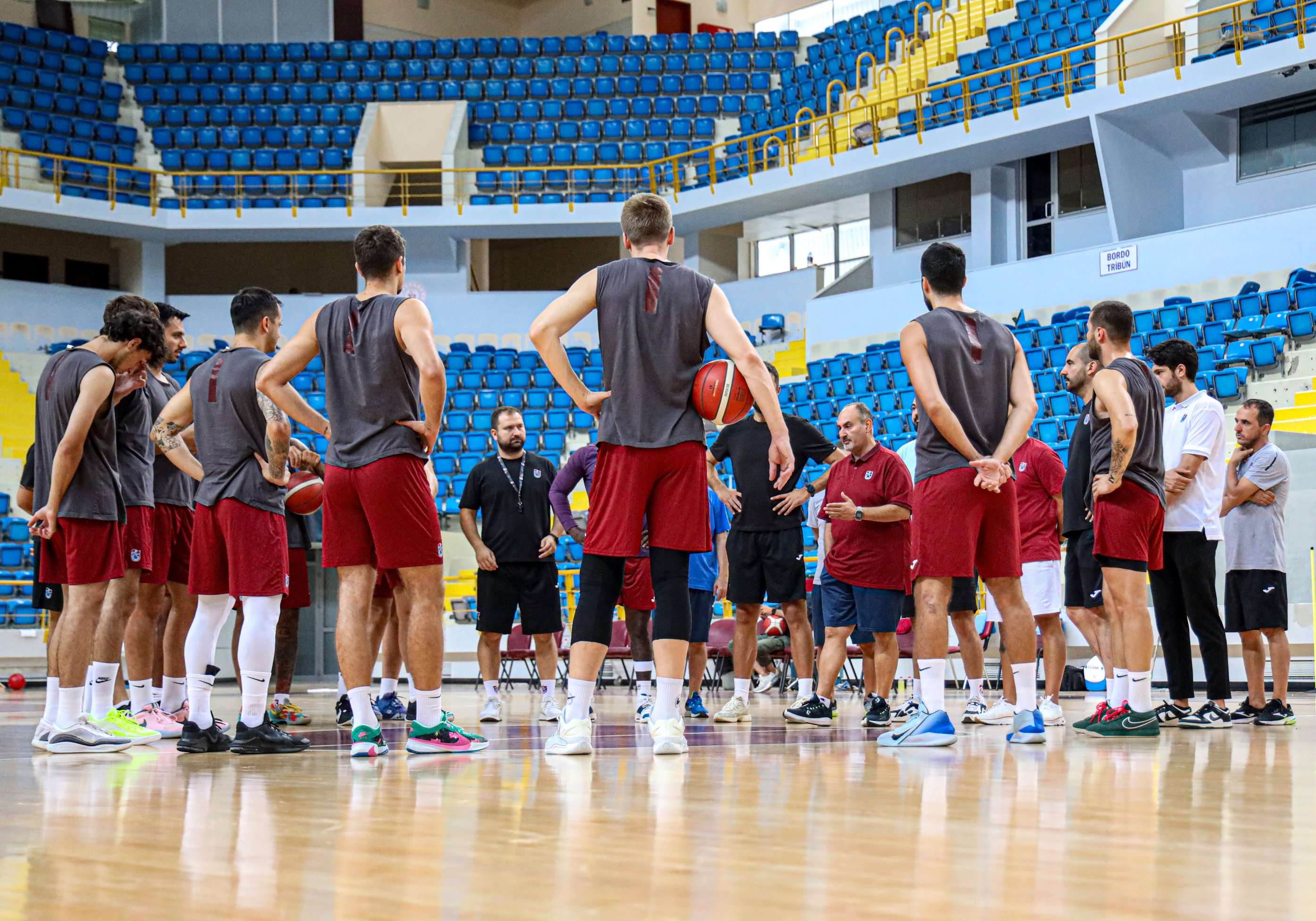 Basketbol takımımız yeni sezon hazırlıklarını sürdürüyor