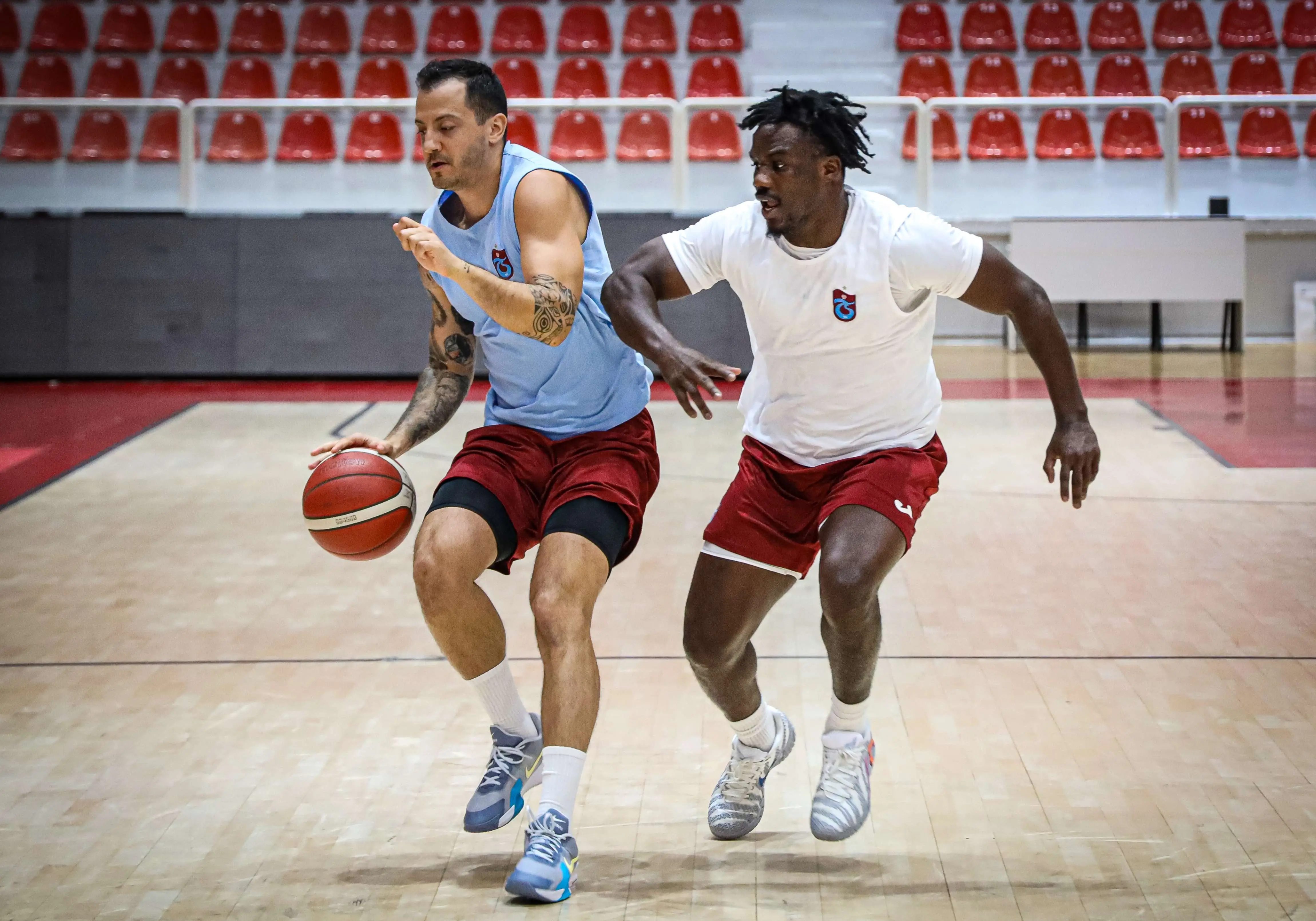 Basketbol takımımız yeni sezon hazırlıklarını sürdürüyor