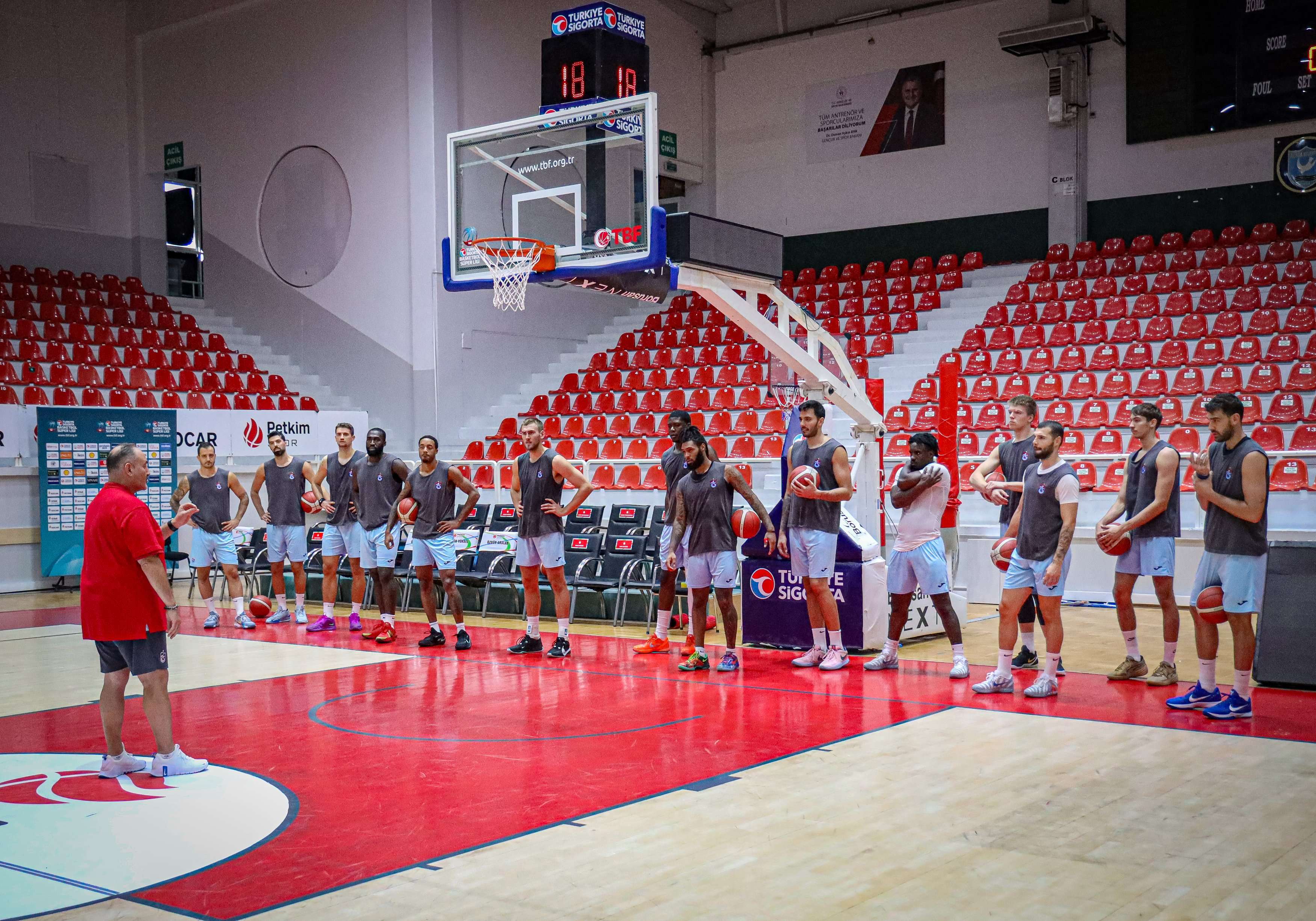 Basketbol takımımız yeni sezon hazırlıklarını sürdürüyor