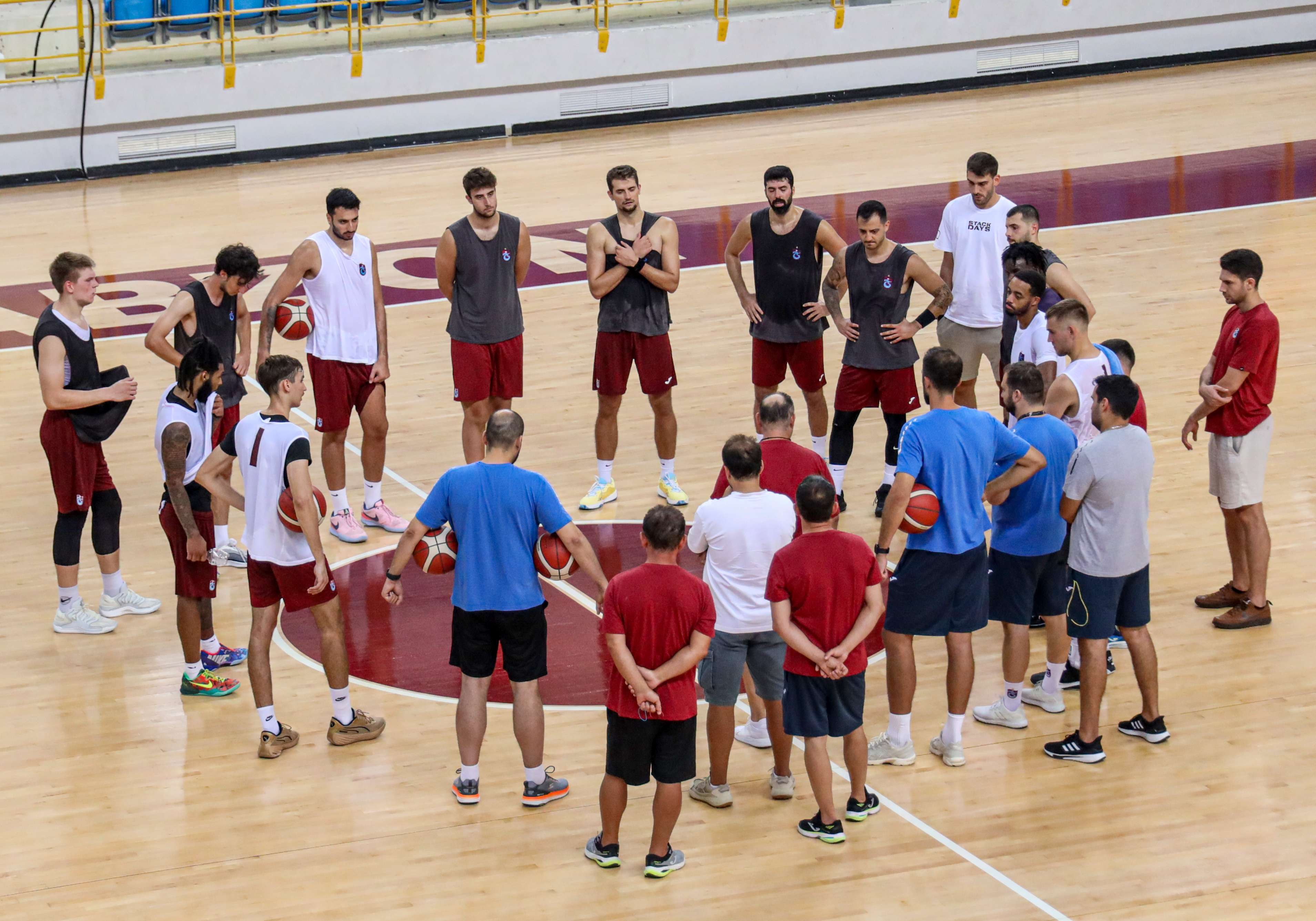 Basketbol takımımız yeni sezon hazırlıklarını sürdürüyor