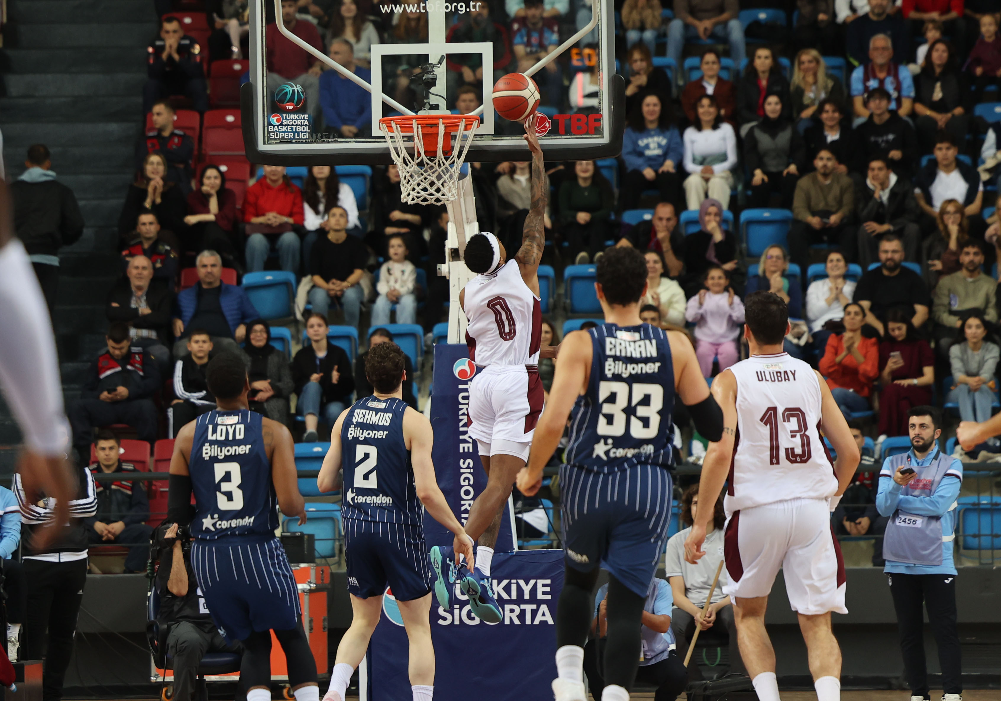 Trabzonspor 74–81 Anadolu Efes