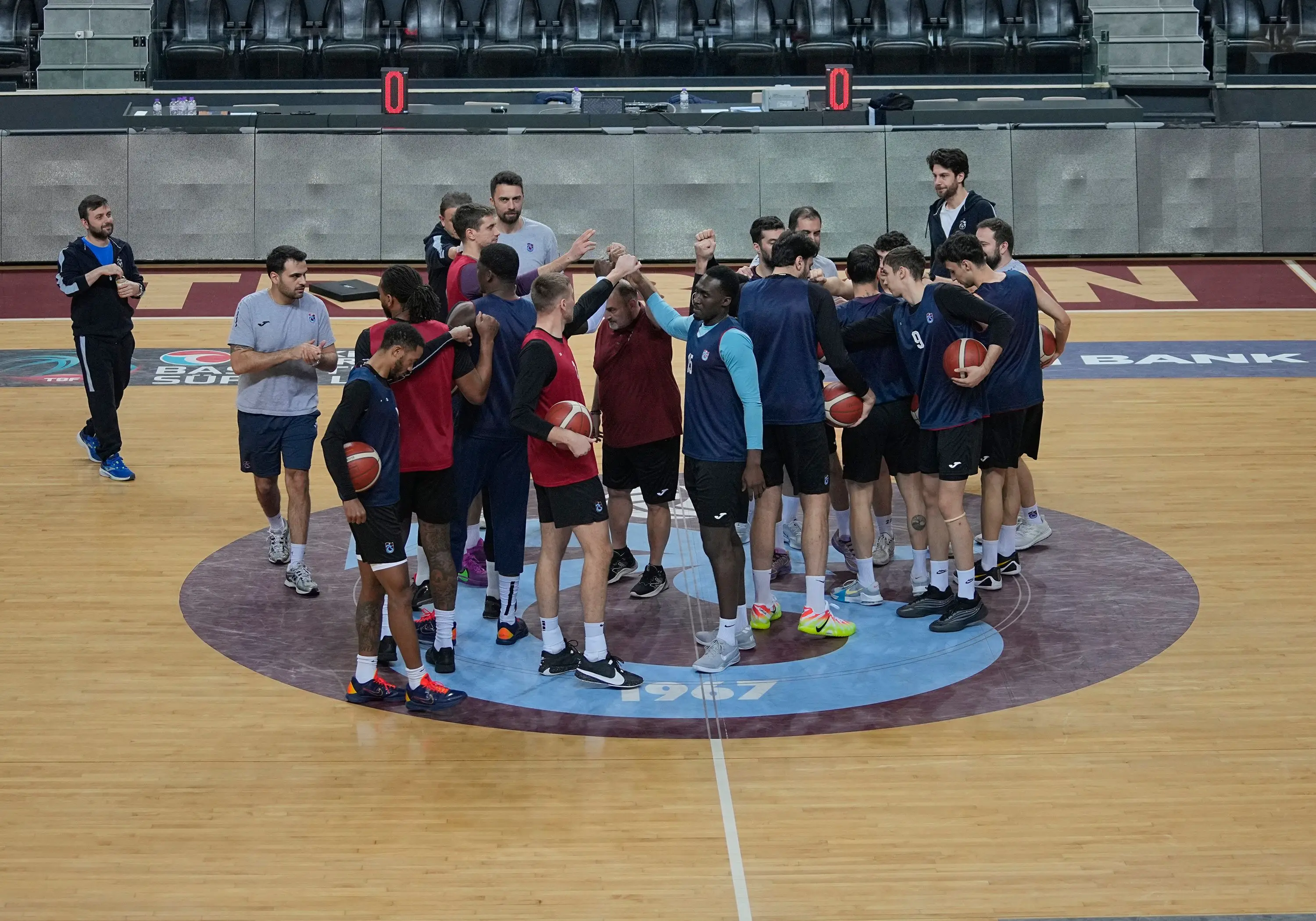 Basketbol Takımımız, Glint Manisa Basket maçı hazırlıklarını sürdürüyor