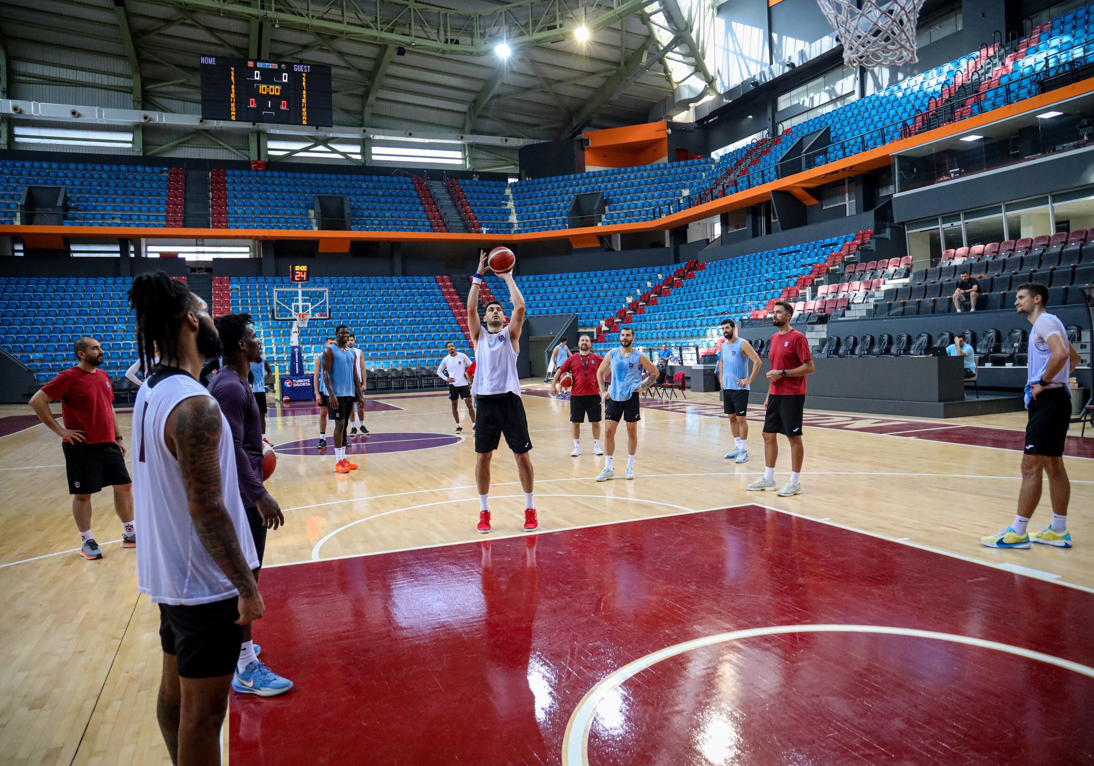 Basketbol takımımız, ONVO Büyükçekmece maçı hazırlıklarını sürdürüyor