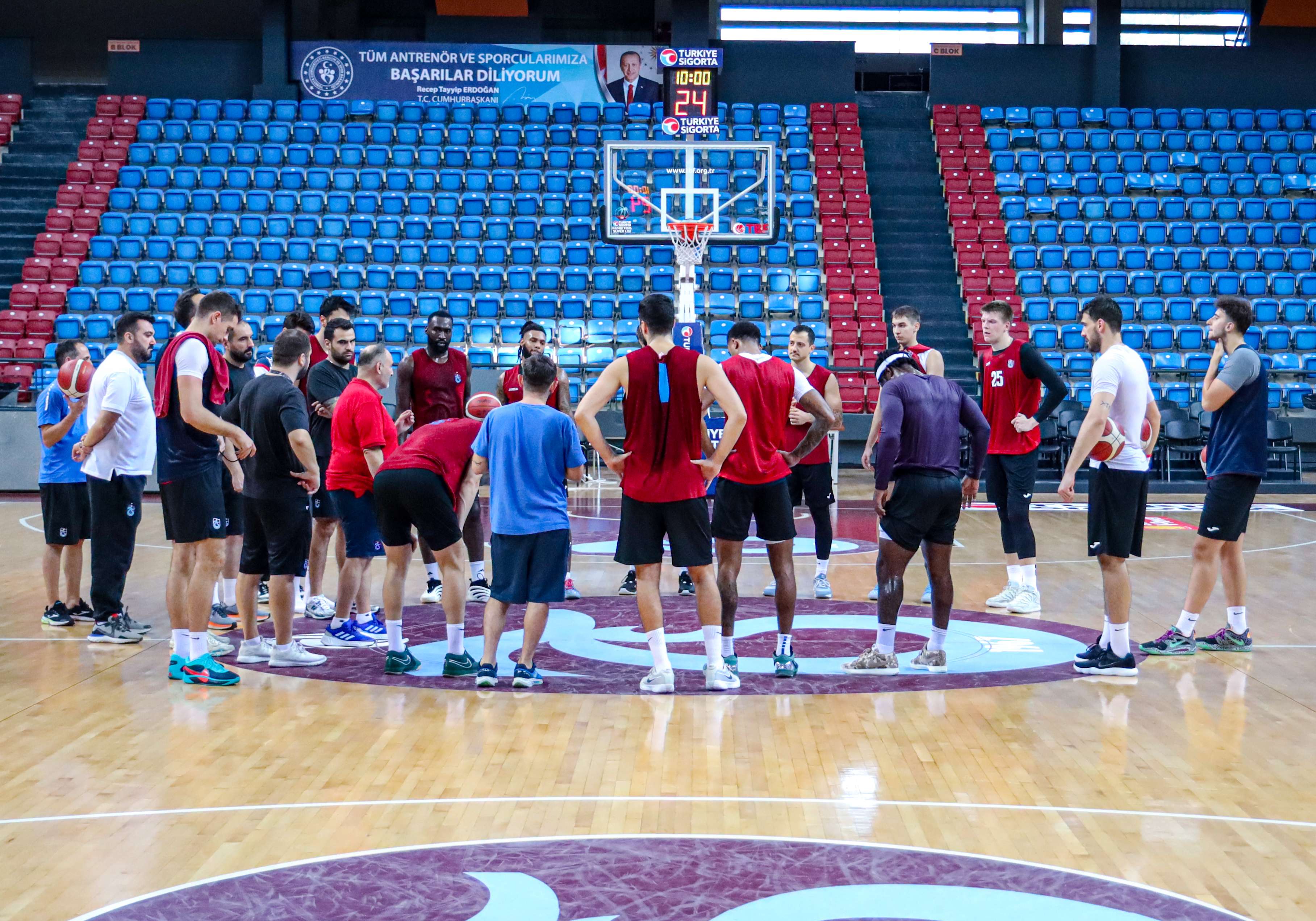Basketbol takımımız, Bursaspor Basketbol maçı hazırlıklarını sürdürüyor