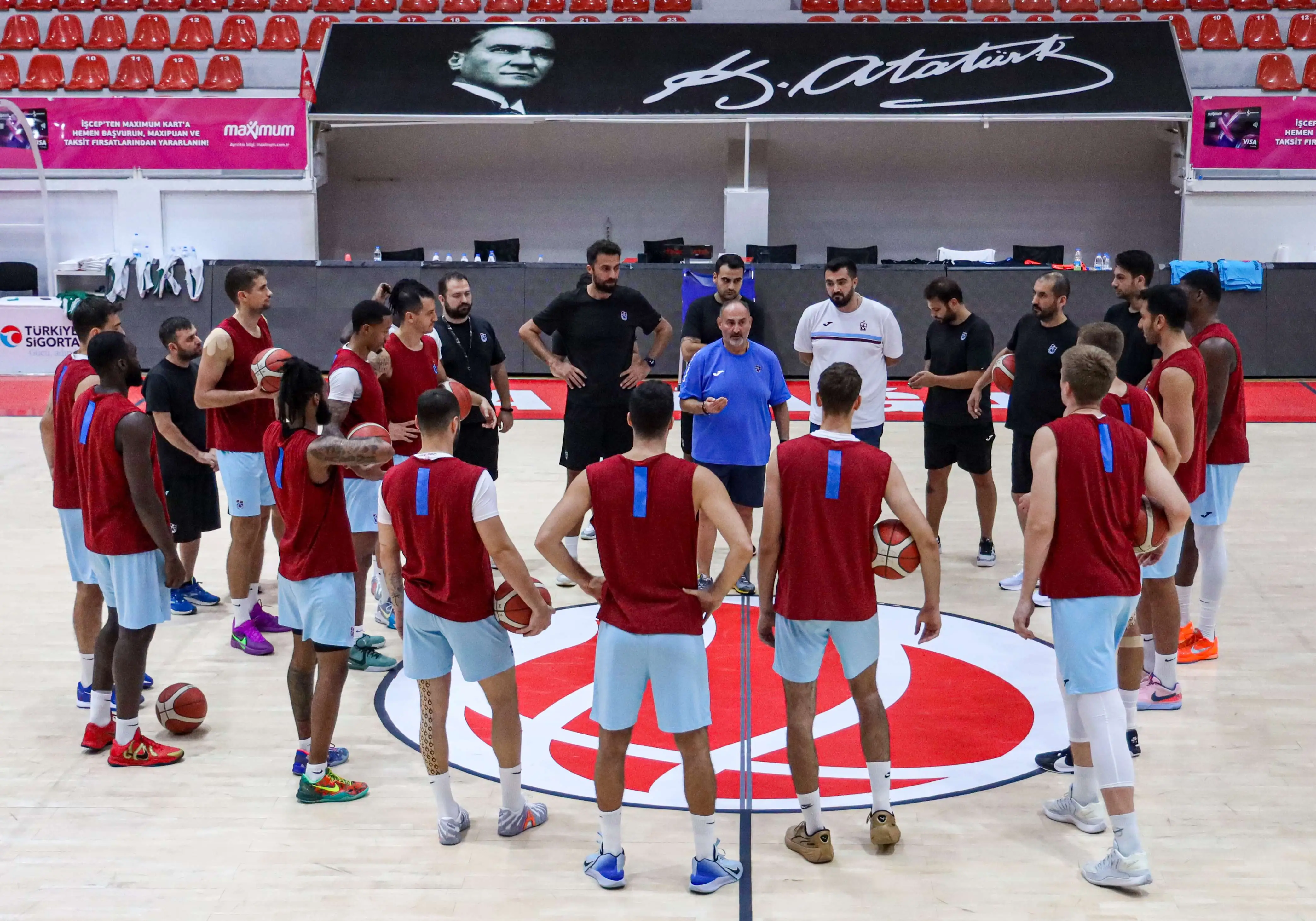 Basketbol takımımız yeni sezon hazırlıklarını sürdürüyor