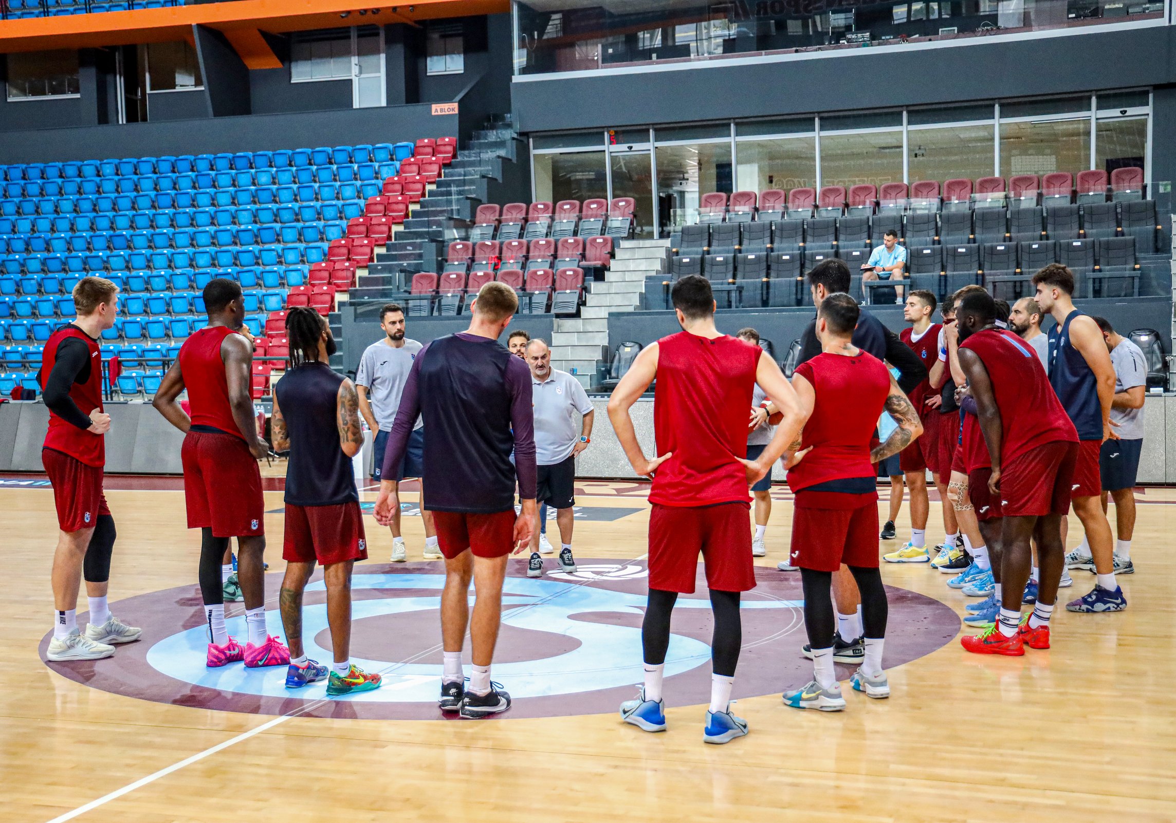 Basketbol takımımız, Esenler Erokspor maçı hazırlıklarını sürdürüyor