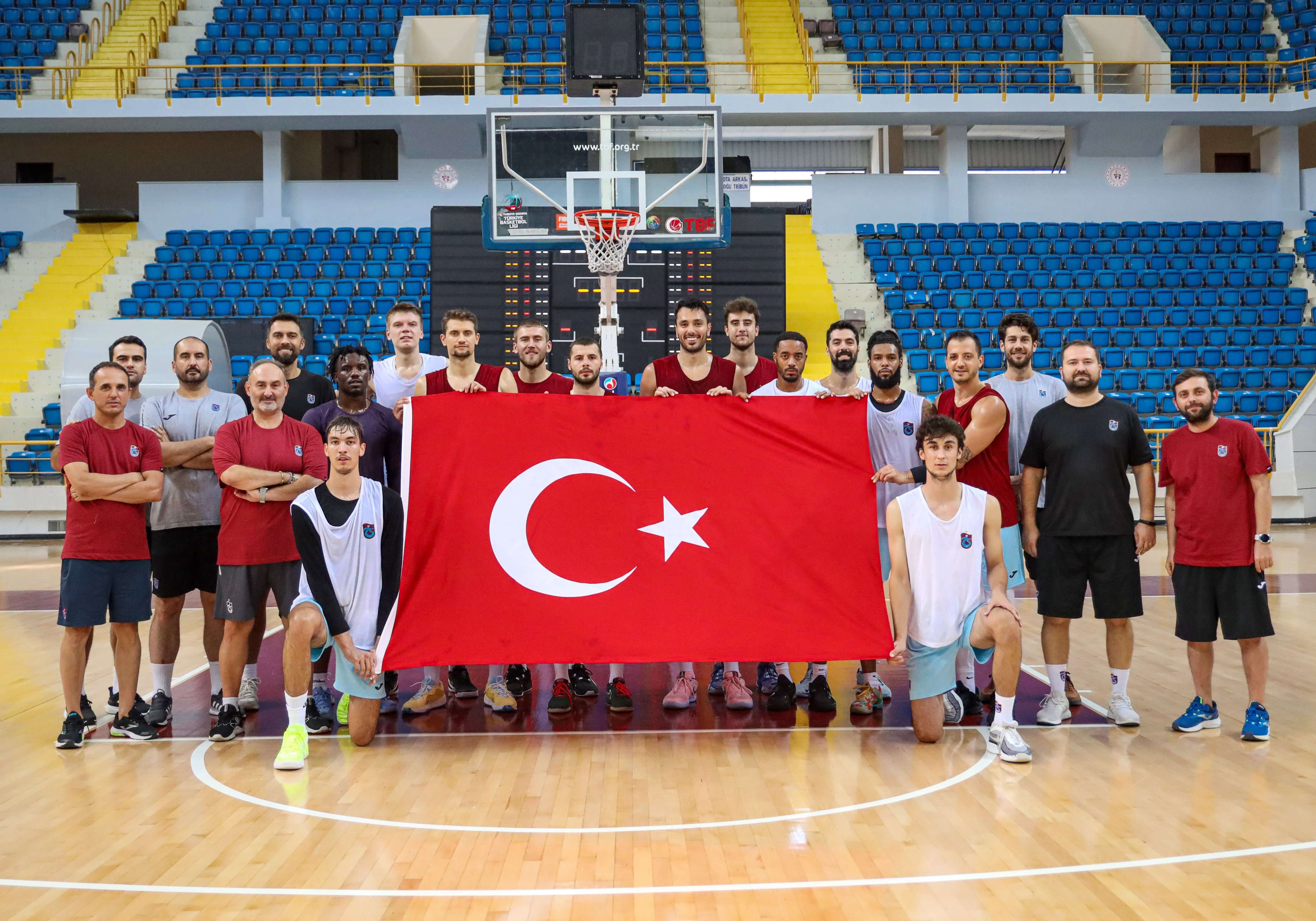 Basketbol takımımız yeni sezon hazırlıklarını sürdürüyor