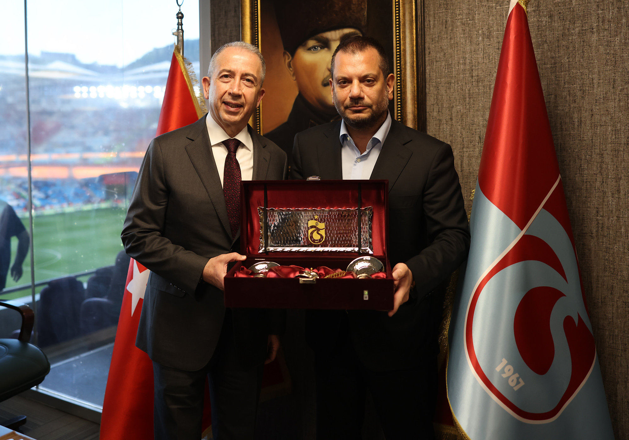 Maç öncesi dostluk yemeği