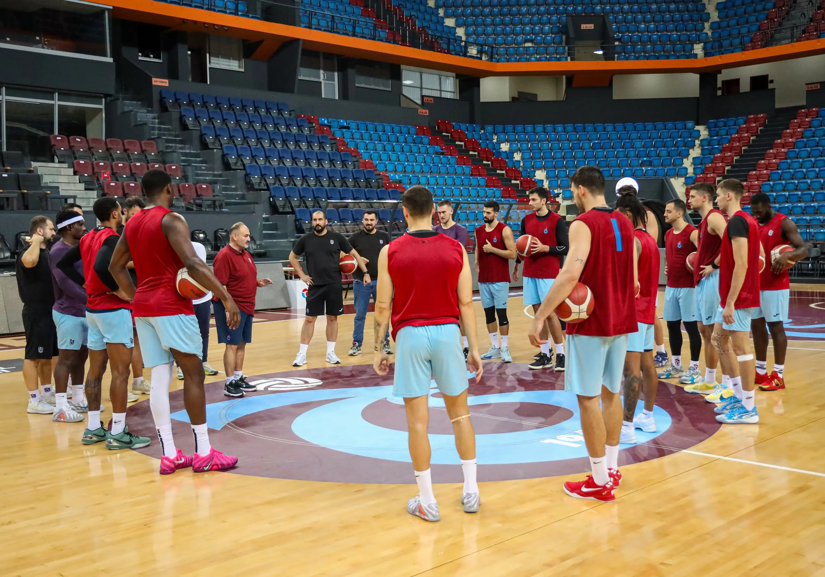 Basketbol takımımız, Esenler Erokspor maçı hazırlıklarına başladı